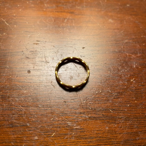 Ring - Picture 2 of 2